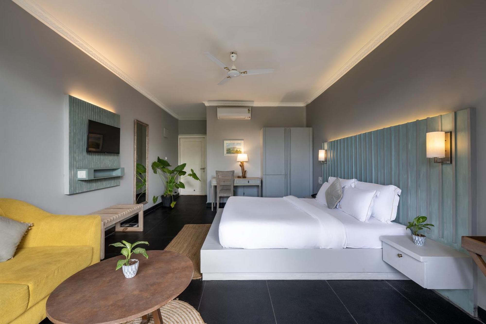 Echor Samara Morjim Goa Sea View Restro Hotel Exterior photo