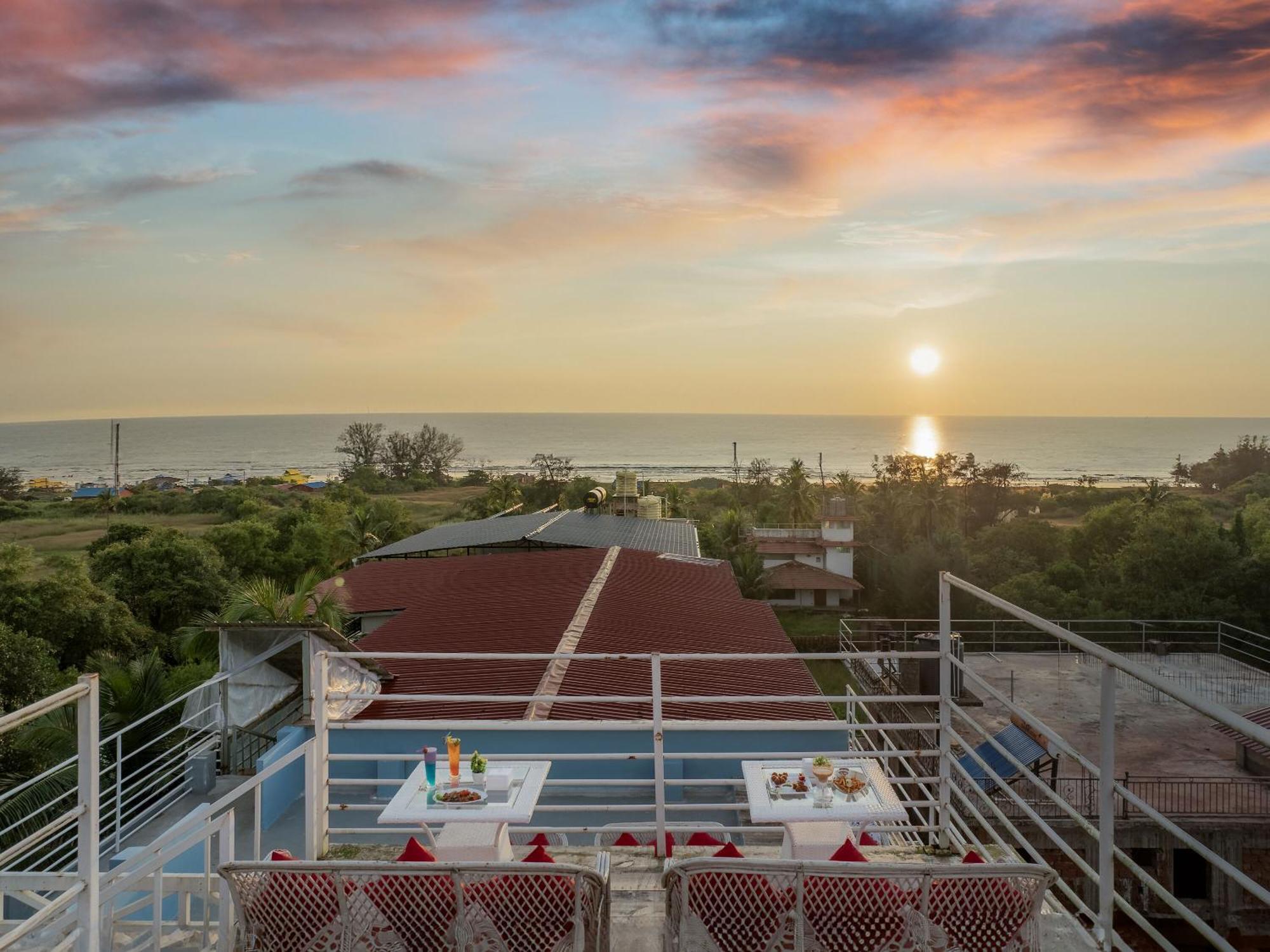 Echor Samara Morjim Goa Sea View Restro Hotel Exterior photo